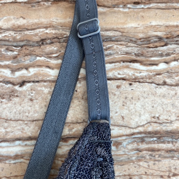 Fashion ladies bra in size 34A. Pewter/silver colouring with lace overlay. - Picture 6 of 8